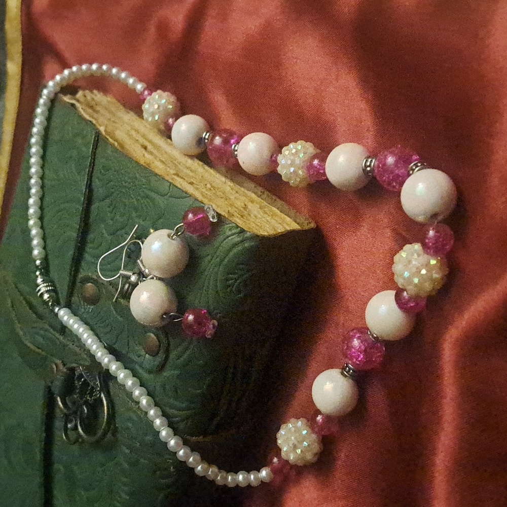 Pink and white plastic beaded necklace and earring set
